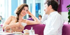 10 علامات حب المرأة للرجل في صمت