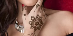 رسومات حنة على الصدر والرقبة