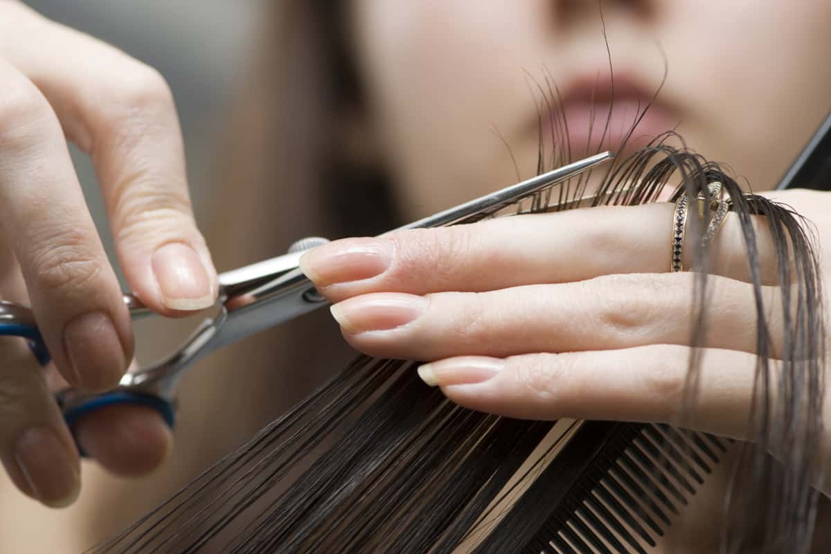 الأيام المناسبة لقص الشعر عند الشيعة للمرأة