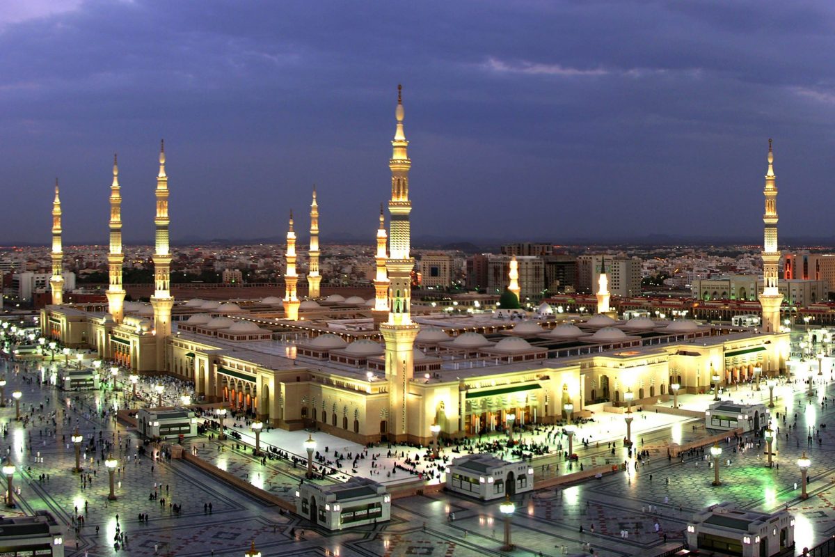 اذا احد راح المدينة وش اقول له .. أجمل ما يُقال عند العودة من العمرة