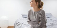 هل الإفرازات البيضاء من علامات الحمل الأكيدة